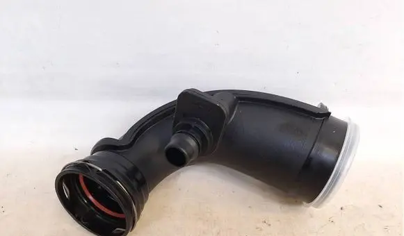BMW M5 F90 Turbo air intake inlet pipe/hose 7852385 13717852385