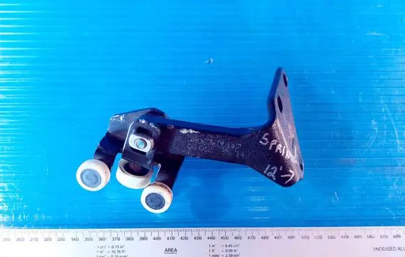 Mercedes-Benz Sprinter W906 Sliding door upper roller guide/hinge A9067800147