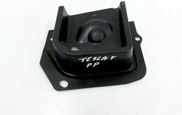 Tesla Model Y Fender foam support/seal 1494084-00-A