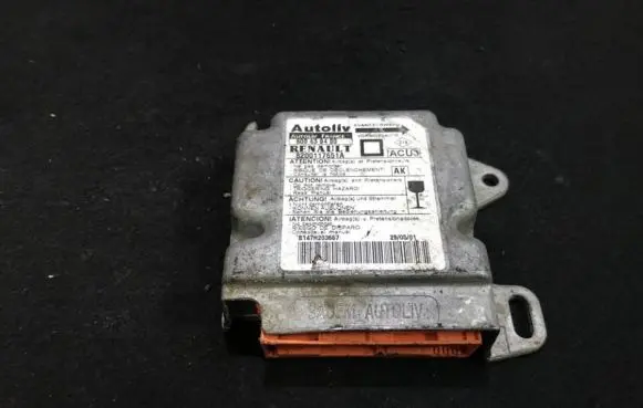 Renault Megane I Airbag control unit/module 8200117651a 600639400