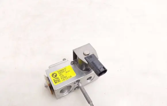 BMW iX1 Air conditioning (A/C) expansion valve 5A06B48 T88792CF T70590CE