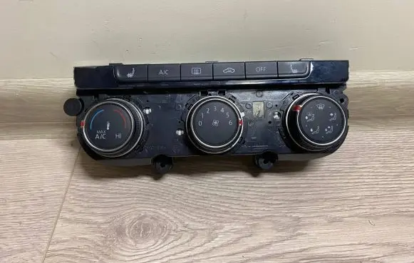 Volkswagen Golf VII Climate control unit 5G0907426N 5HB01117621 5HB011176