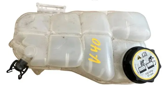 Volvo V40 Coolant radiator 31338763 GCMNA