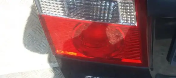 KIA Carens I Tailgate rear/tail lights