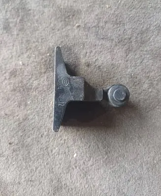 BMW 5 F10 F11 Front door lower hinge 7199576
