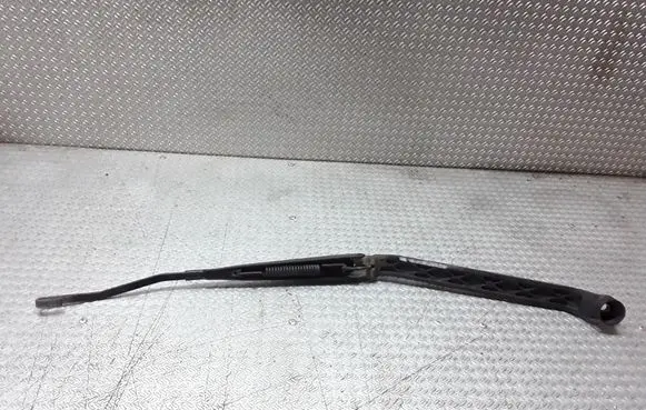 Mitsubishi Outlander Front wiper blade arm