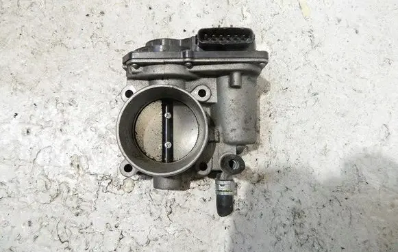 Toyota RAV 4 (XA30) Throttle valve 220300q01Aw3GG