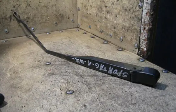 KIA Sportage Rear wiper blade arm