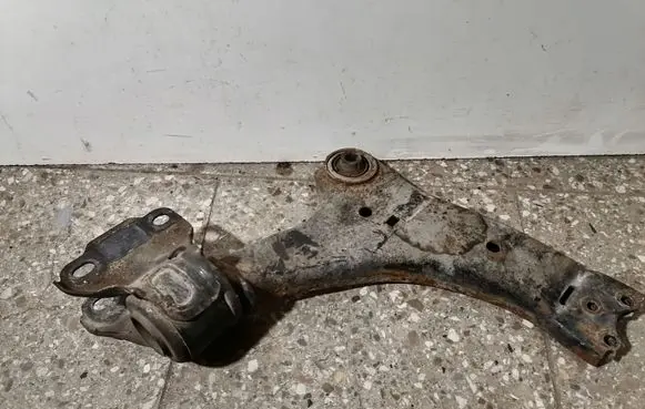 Volvo XC60 Front lower control arm/wishbone