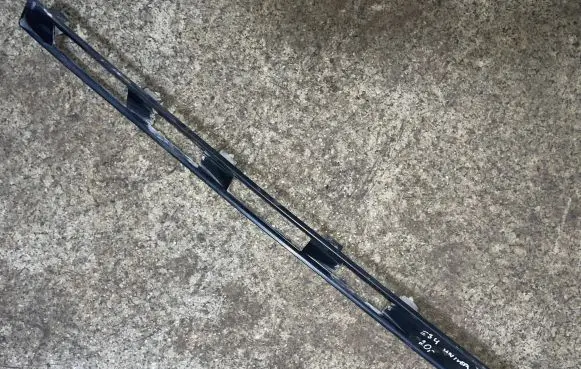 BMW 5 E34 Trunk door license plate light bar 8120522