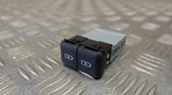 Toyota RAV 4 (XA50) USB socket connector 8553260020