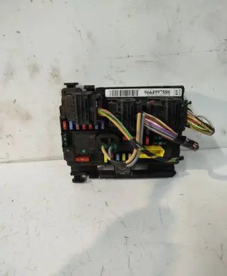 Peugeot 207 Fuse module 9664997880