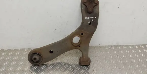 Toyota Auris 150 Front lower control arm/wishbone