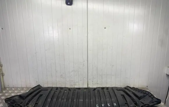 Mercedes-Benz E W212 Front bumper skid plate/under tray A2125200223 A2125204123 A2125202123