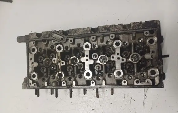Volkswagen Touran II Engine head 04L103373E