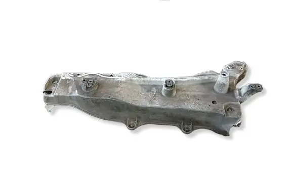 Volvo XC90 Fender mounting bracket 31391778 AD7012