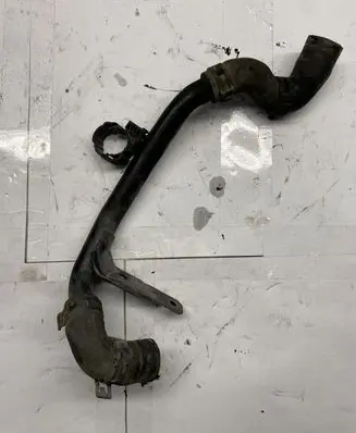 Volkswagen PASSAT B7 Engine coolant pipe/hose 03L122157K