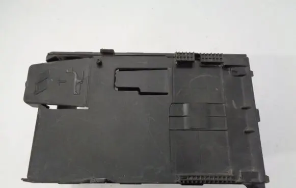 Battery box tray