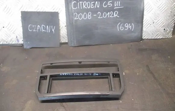 Citroen C5 Radio/GPS head unit trim 