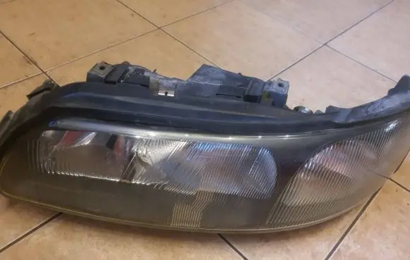 Volvo V70 Headlight/headlamp 8693547 89007897