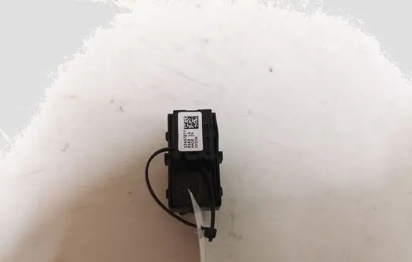 Opel Astra K Central locking switch button 13437277 6183L1