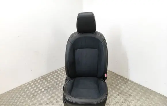 Nissan Qashqai+2 Front passenger seat 