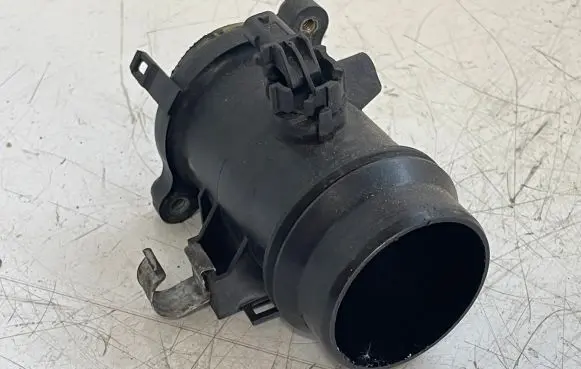 BMW X3 F25 Mass air flow meter 8519492