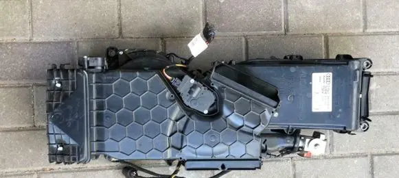 Audi Q5 SQ5 Interior heater climate box assembly 8R0820003D K9749006