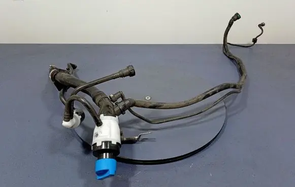 BMW X3 E83 AdBlue liquid reservoir 7390672