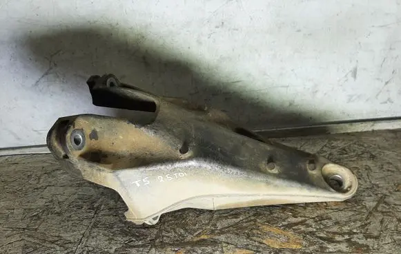 Volkswagen Transporter - Caravelle T5 Engine mounting bracket 7H0199370B
