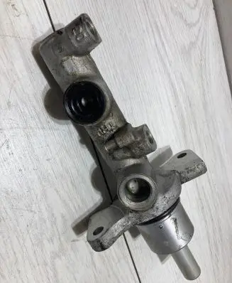 Toyota Hilux (AN10, AN20, AN30) ABS Pump