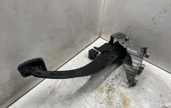 Clutch pedal