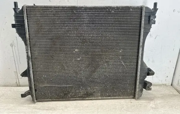 Jaguar S-Type Coolant radiator 4R838005BB 23APR2004
