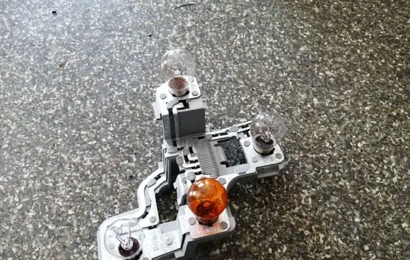 Mercedes-Benz CLC CL203 Tail light bulb cover holder