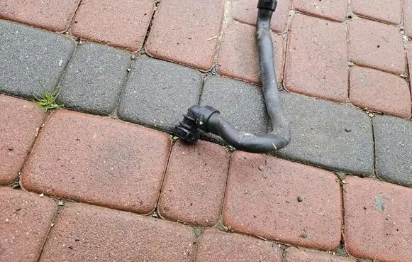 Opel Grandland X Engine coolant pipe/hose 9673473780