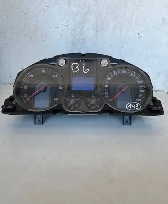 Volkswagen PASSAT B6 Speedometer (instrument cluster) 3C0920860N V0002000
