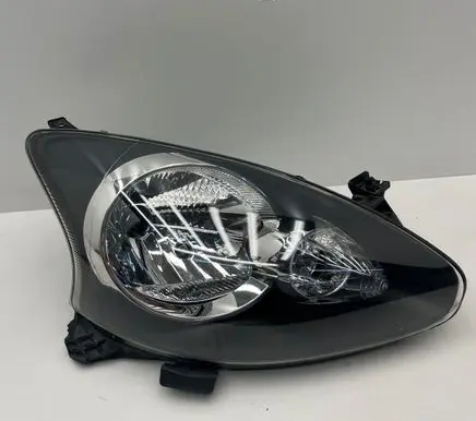 Toyota Aygo AB10 Headlight/headlamp 811100H070 89092755