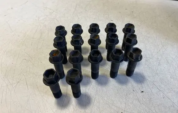 Mercedes-Benz EQC Nuts/bolts