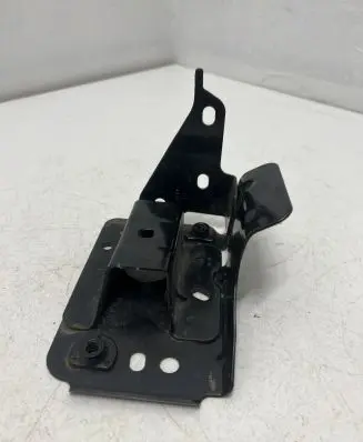 Renault Captur Front bumper mounting bracket 758J69957R
