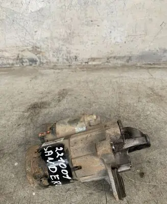 Dacia Sandero II Starter motor 233000557r