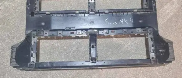Engine bonnet/hood lock trim molding