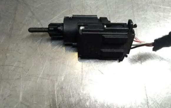 Volkswagen Golf V Brake pedal sensor switch 3B0945511C 19322010