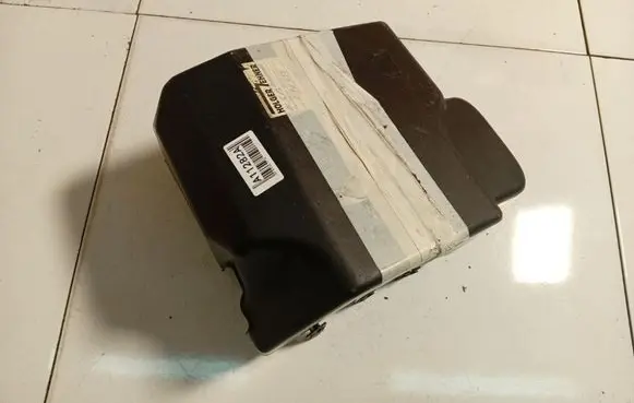 Citroen C5 Battery box tray 9650224180