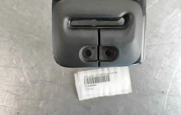 Volvo XC40 Middle seatbelt (rear) 31446962