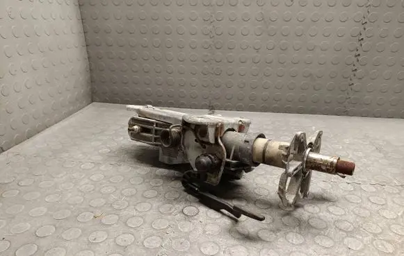 BMW 5 E60 E61 Steering wheel axle 6780869