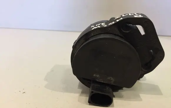 Mercedes-Benz C W204 Electric auxiliary coolant/water pump A2118350028 3130391163 02775811