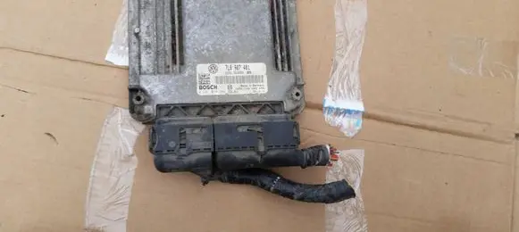 Volkswagen Touareg I Engine control unit/module ECU