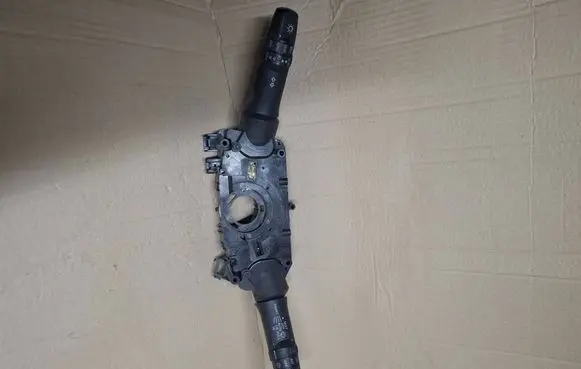Mitsubishi Space Star Indicator stalk 8600A495