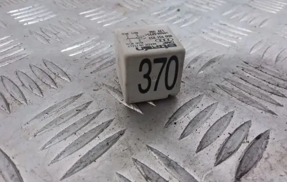 Audi A4 S4 B7 8E 8H Other relay 8D0951253 370