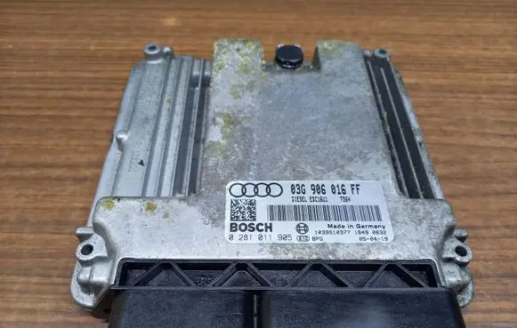 Audi A3 S3 8P Engine control unit/module 03G906016FF 0281011905